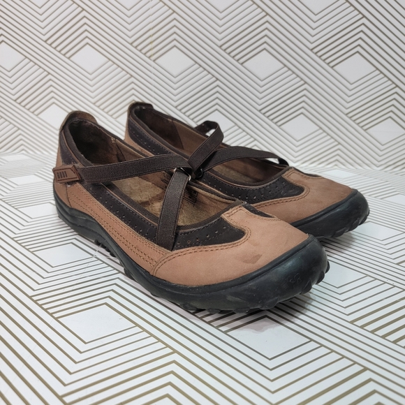 Lands' End Shoes - Lands' End Women's V-Strap Mary Jane Walkers Size 6 Brown Leather; Rugged Soles.